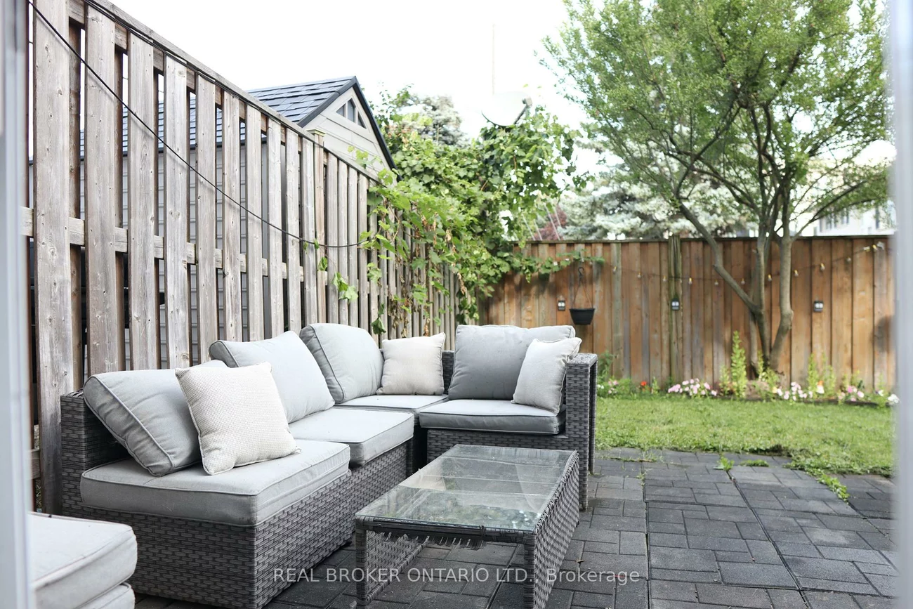 215, 16th, Langstaff, Richmond Hill