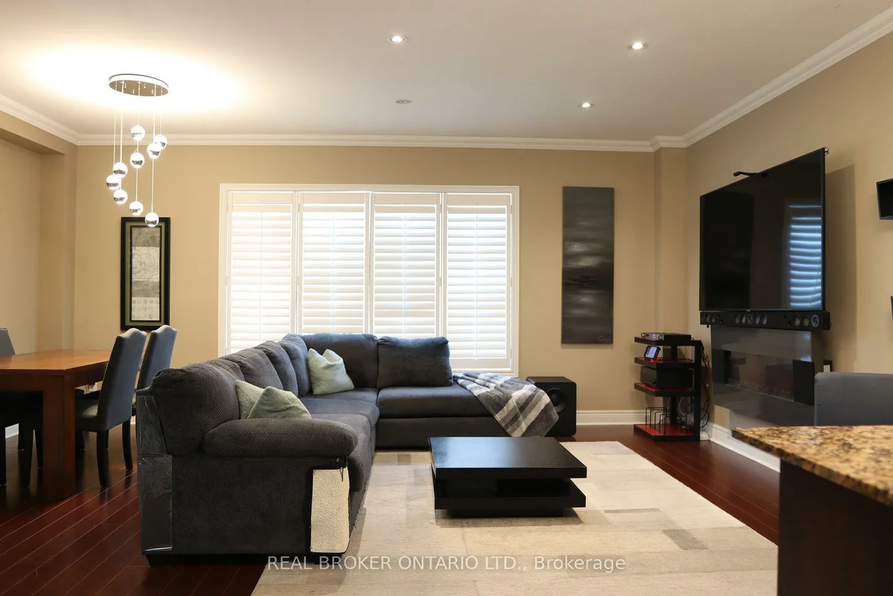 215, 16th, Langstaff, Richmond Hill