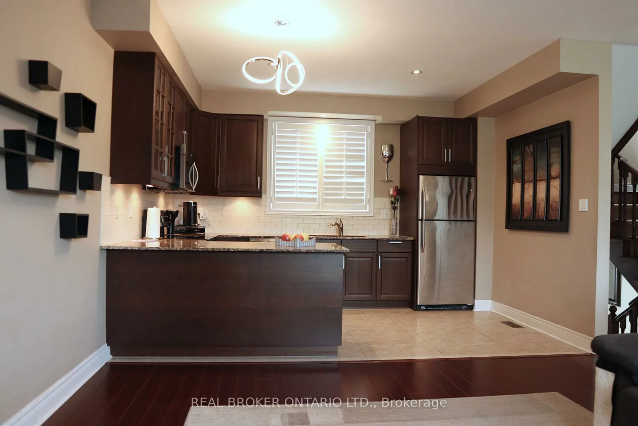 215, 16th, Langstaff, Richmond Hill