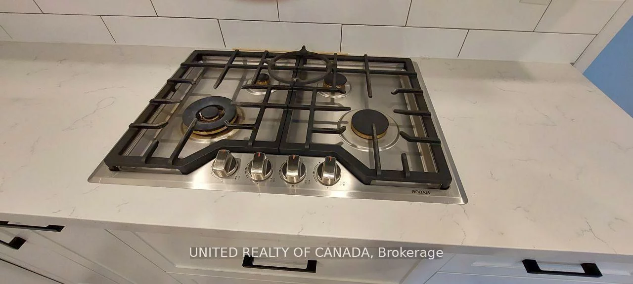 126, Weldrick, North Richvale, Richmond Hill