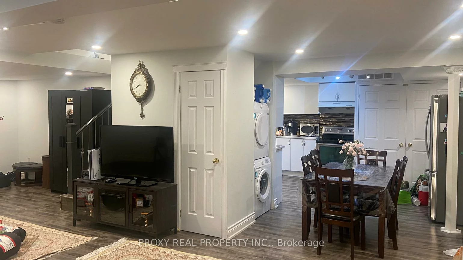 50, Verona, Devonsleigh, Richmond Hill
