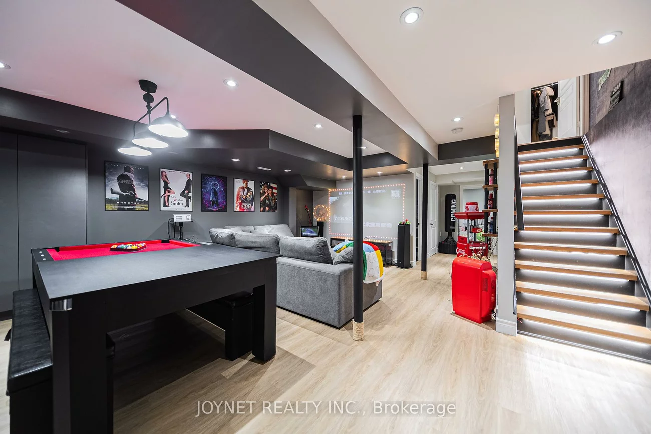 36, Newbridge, Oak Ridges, Richmond Hill