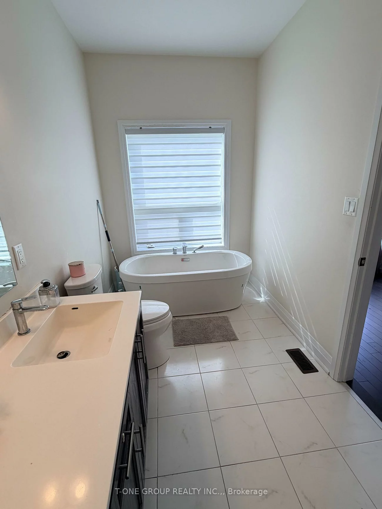 14, Causland, Devonsleigh, Richmond Hill