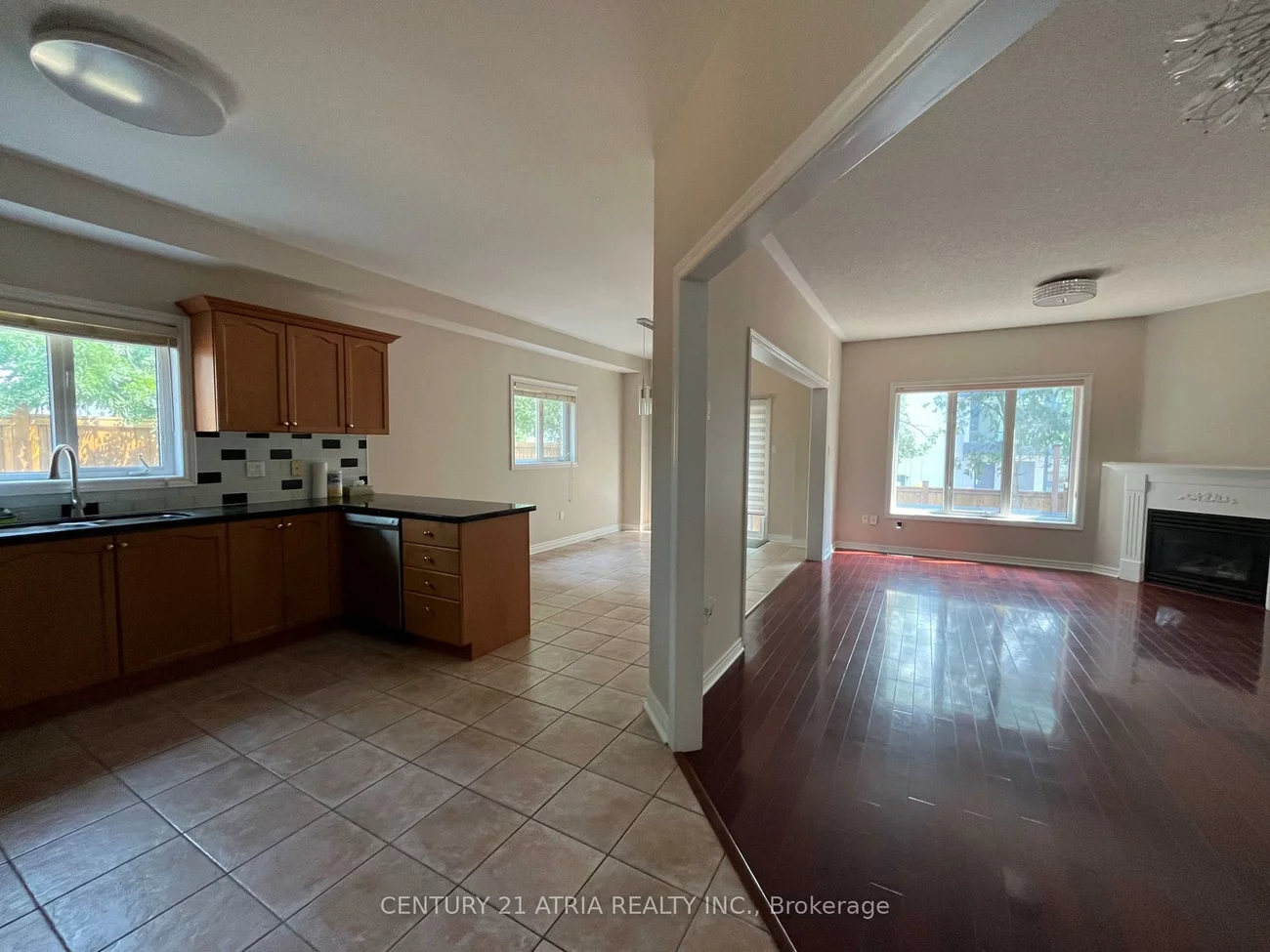 69, Loredana, Langstaff, Richmond Hill