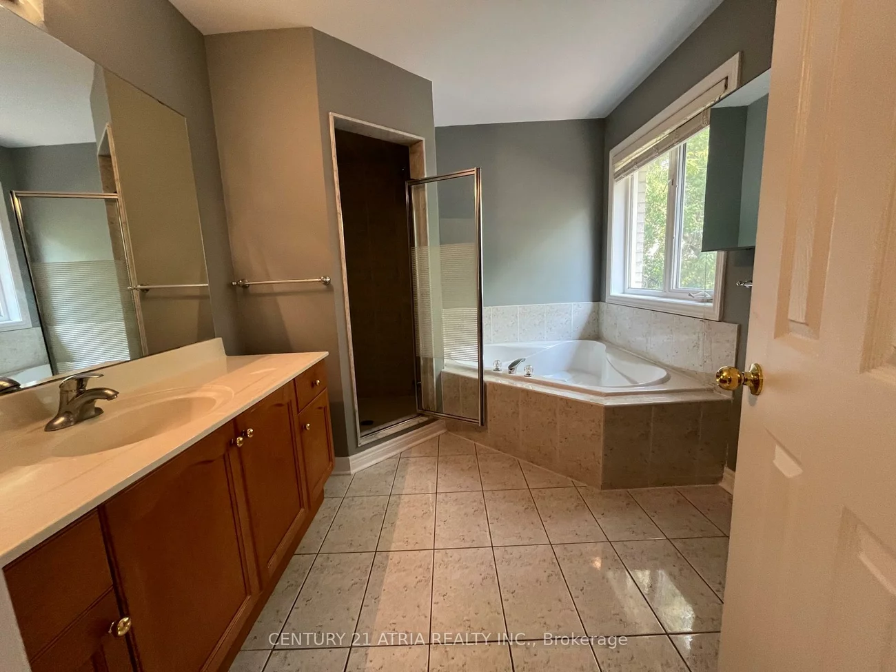69, Loredana, Langstaff, Richmond Hill