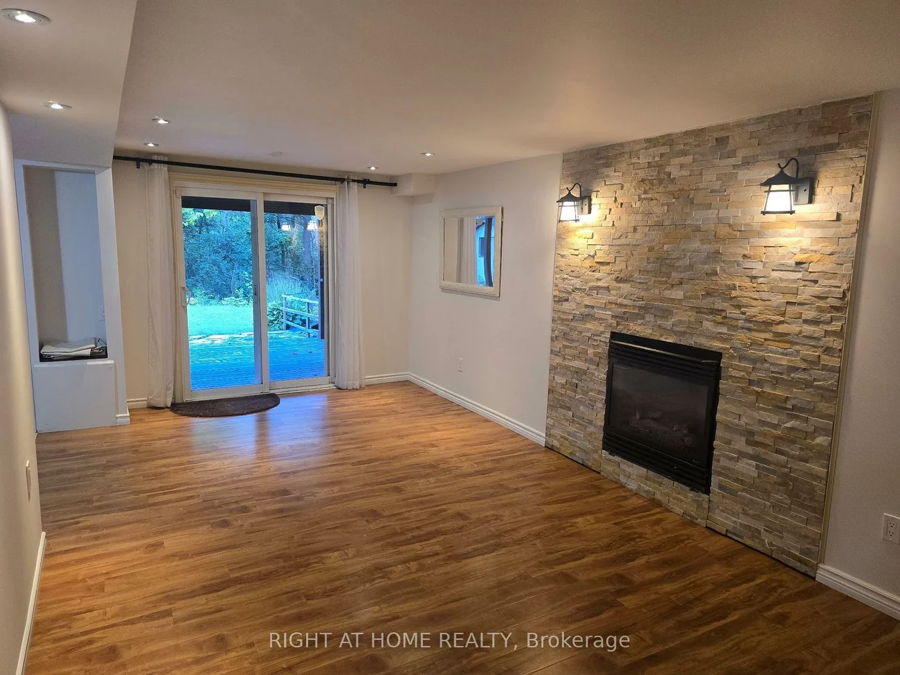 20, Lippincott, North Richvale, Richmond Hill