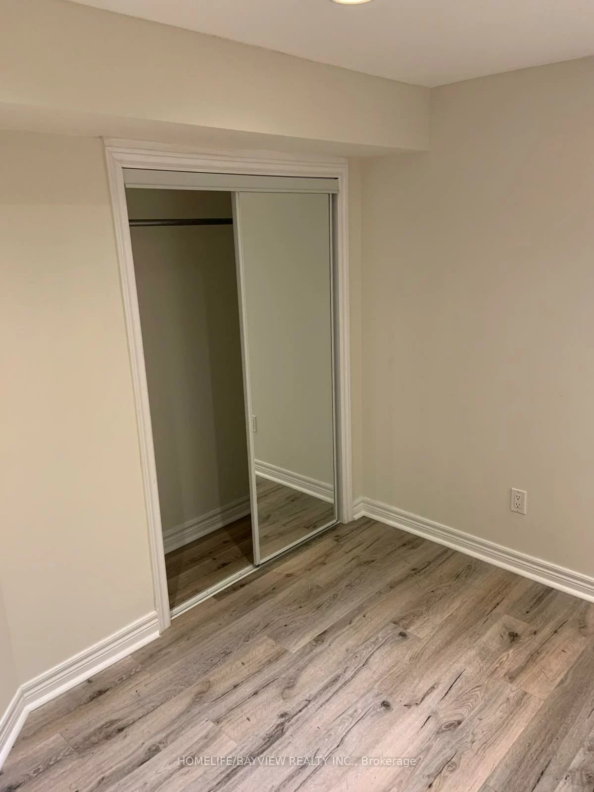 52, casa grande (basement), Westbrook, Richmond Hill