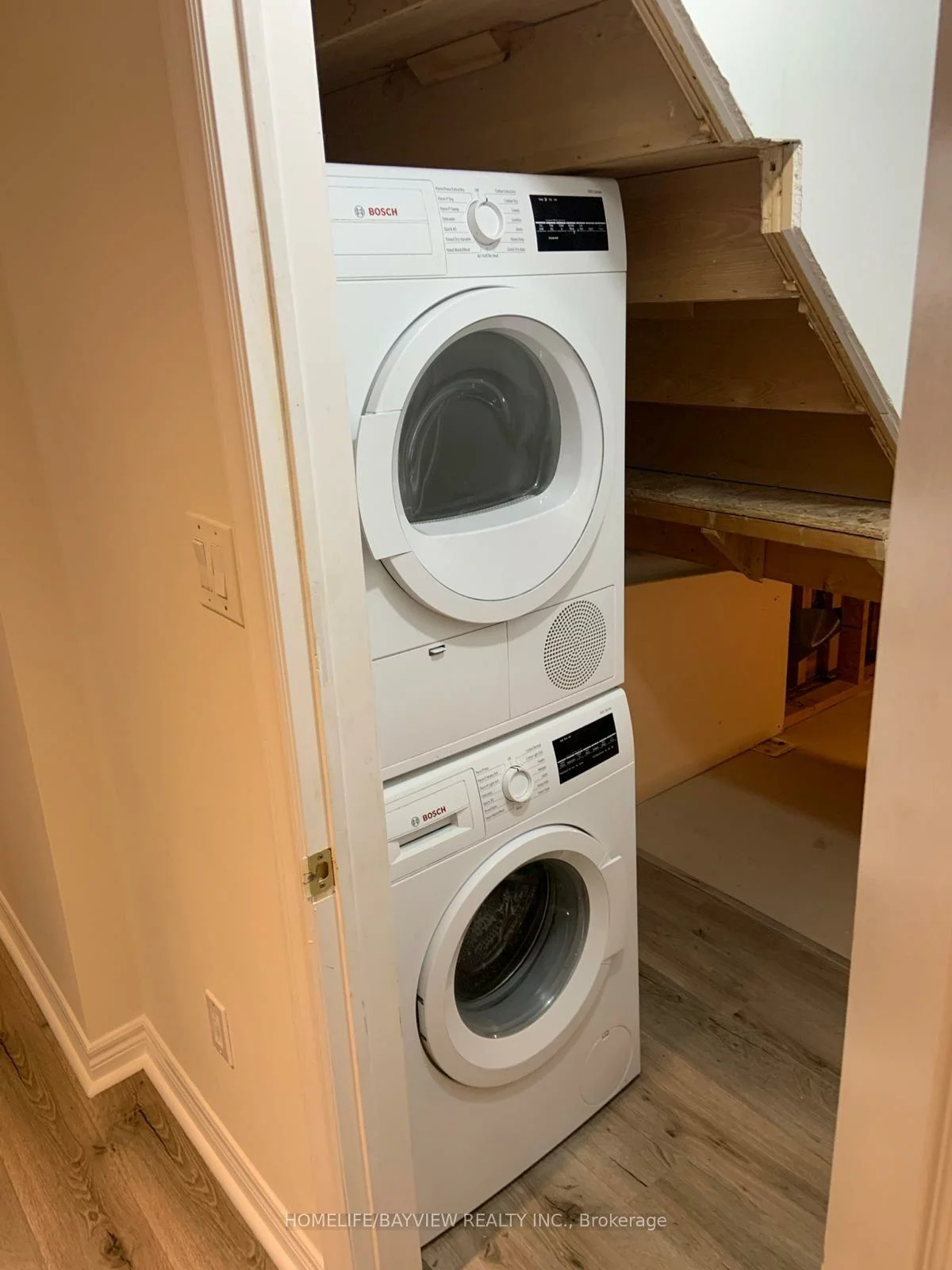52, casa grande (basement), Westbrook, Richmond Hill