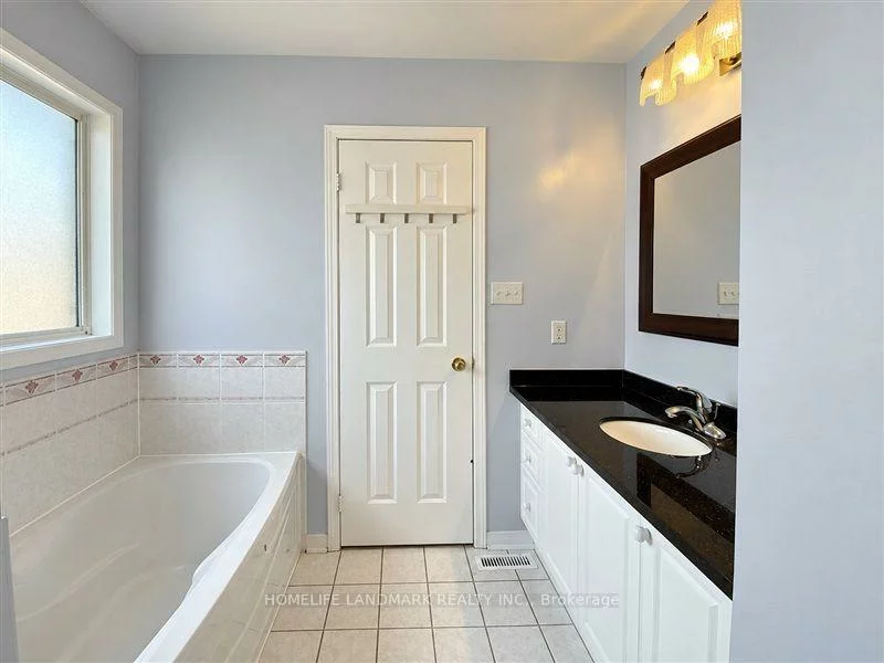 28, Silver Linden, Langstaff, Richmond Hill