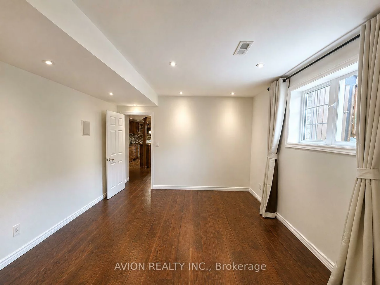 26, Wendelyn, Jefferson, Richmond Hill