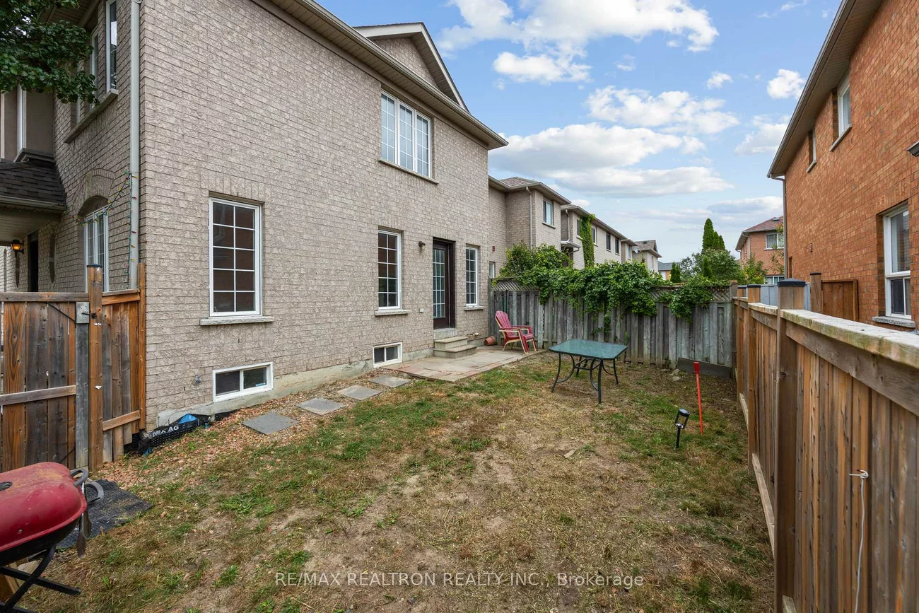 55, Grassland, Langstaff, Richmond Hill