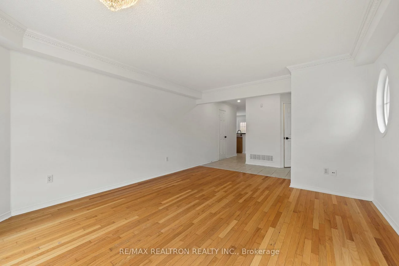 55, Grassland, Langstaff, Richmond Hill