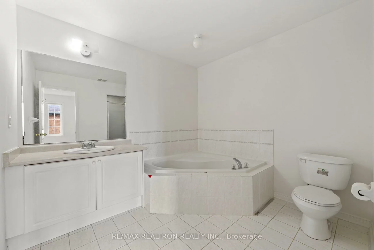55, Grassland, Langstaff, Richmond Hill
