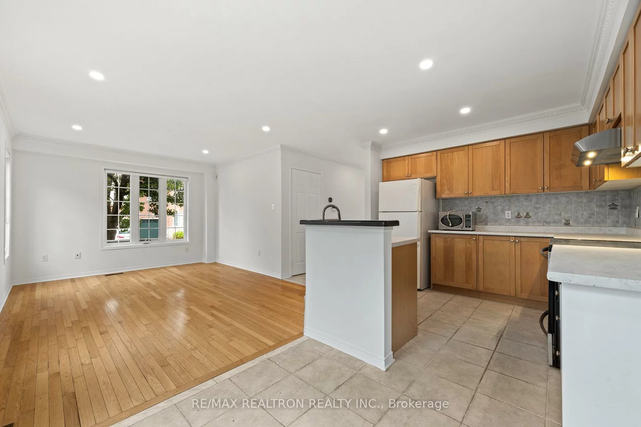 55, Grassland, Langstaff, Richmond Hill