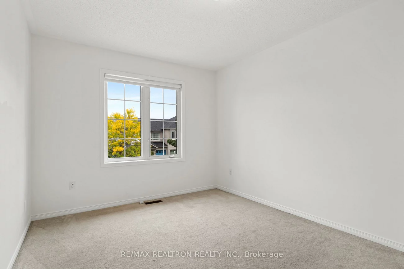 55, Grassland, Langstaff, Richmond Hill