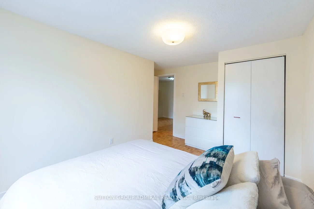 20, Sanderson, North Richvale, Richmond Hill