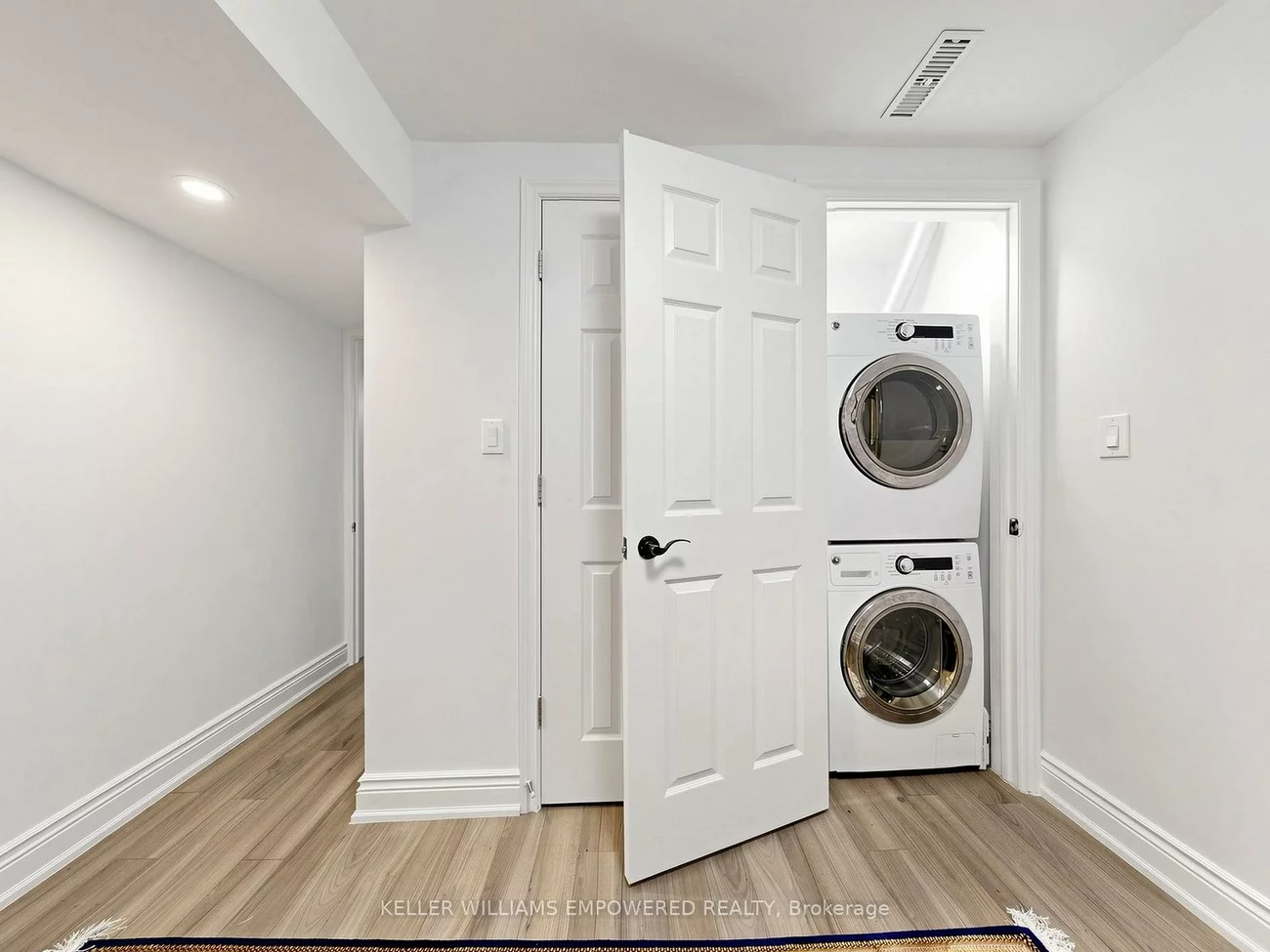 200, Castle Rock, North Richvale, Richmond Hill