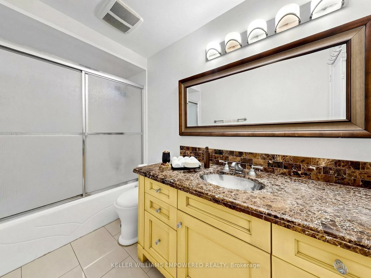 200, Castle Rock, North Richvale, Richmond Hill