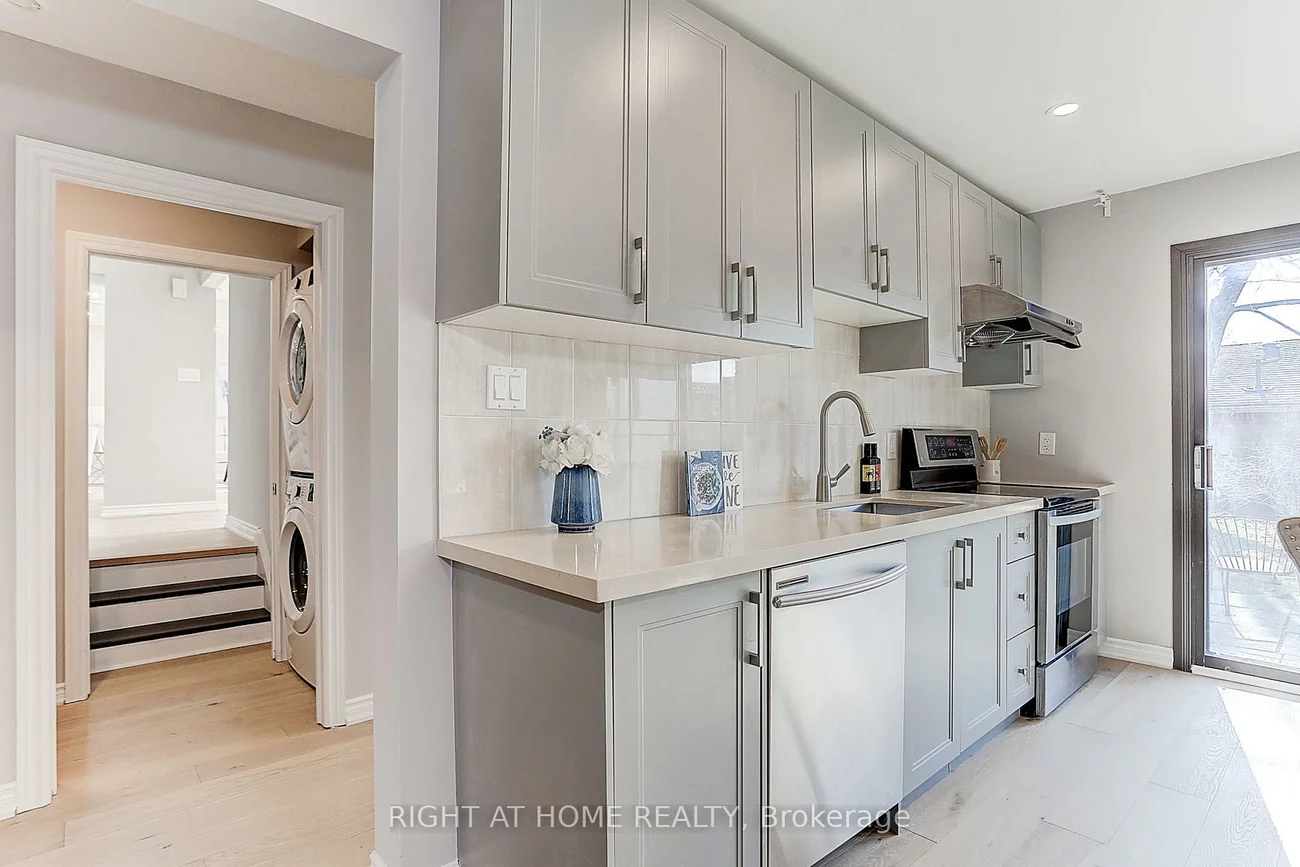 87, Stockdale, North Richvale, Richmond Hill