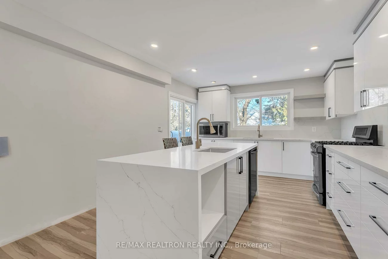 116, Weldrick, North Richvale, Richmond Hill
