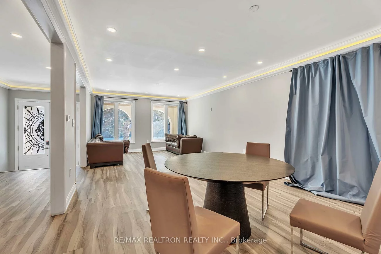 116, Weldrick, North Richvale, Richmond Hill