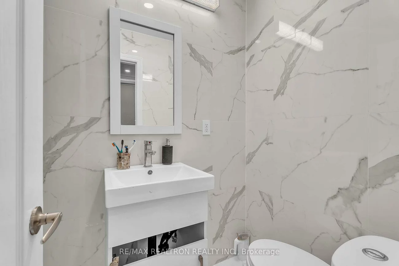 116, Weldrick, North Richvale, Richmond Hill