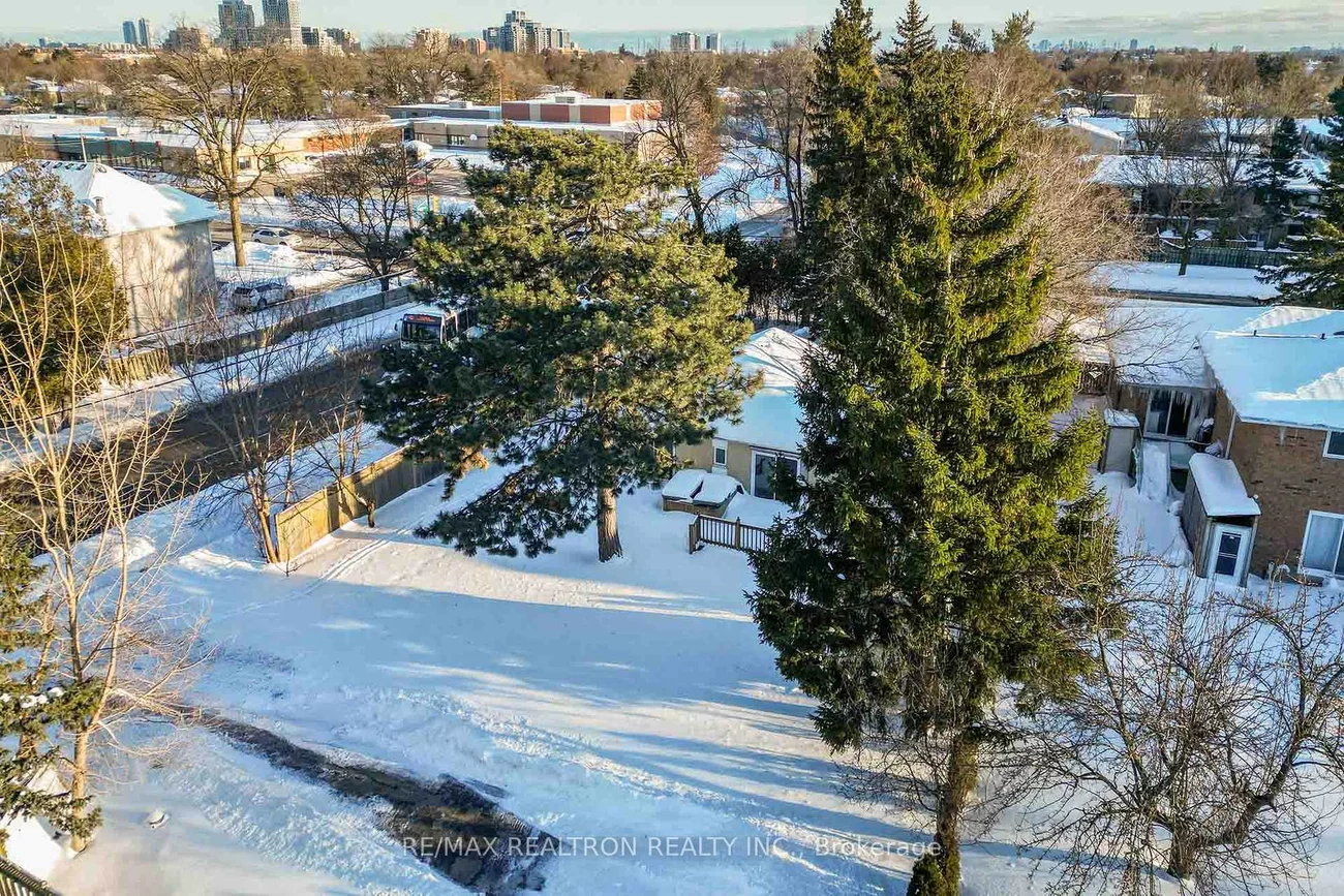 114, Weldrick, North Richvale, Richmond Hill