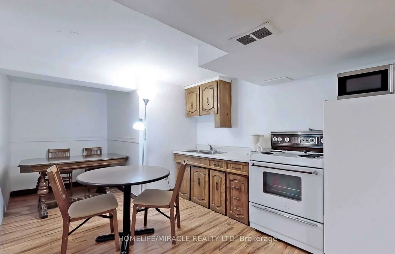121, May, North Richvale, Richmond Hill