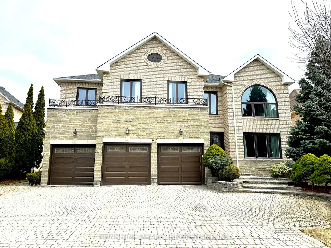 61, Henricks, Bayview Hill, Richmond Hill