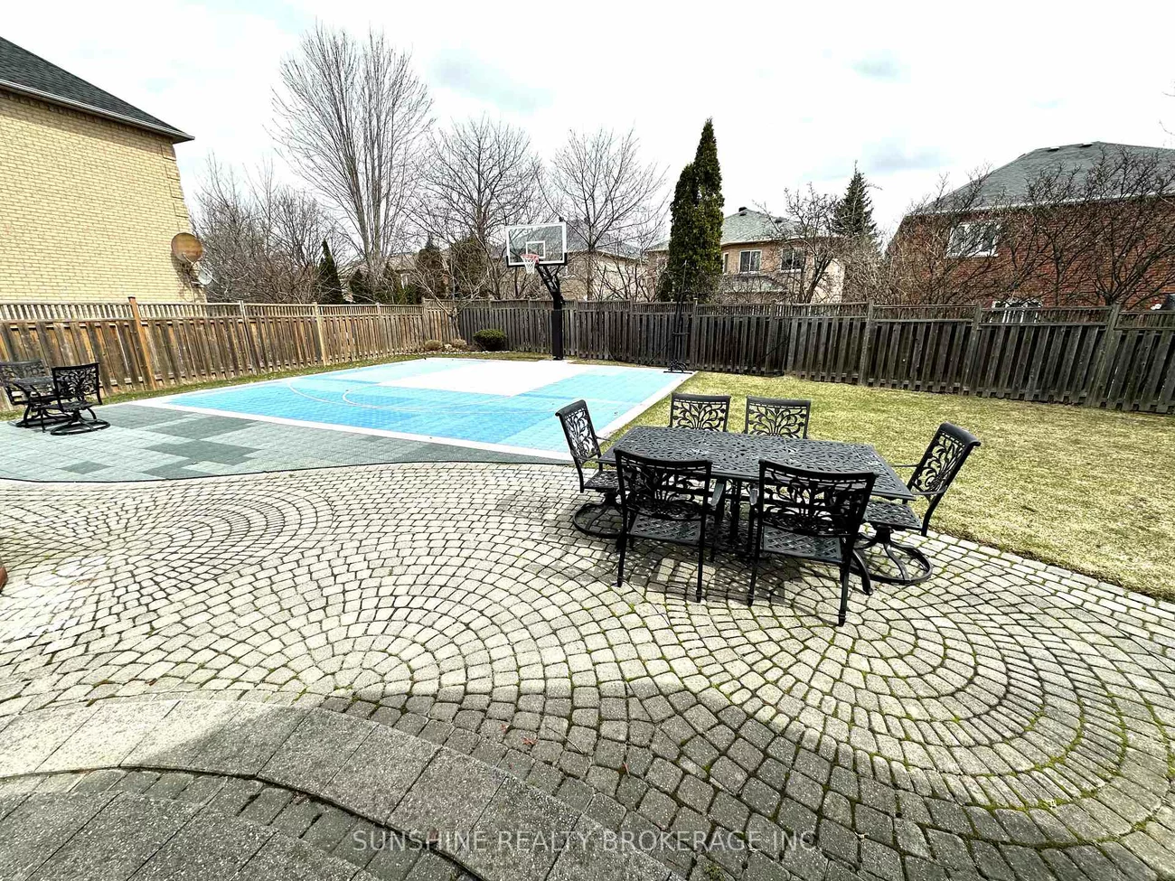 61, Henricks, Bayview Hill, Richmond Hill