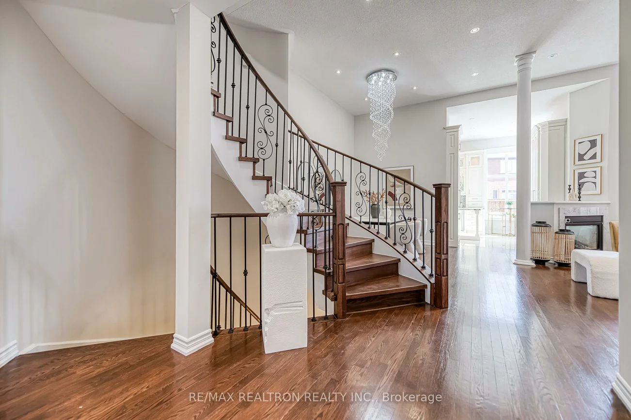 11, Queensway, Rouge Woods, Richmond Hill