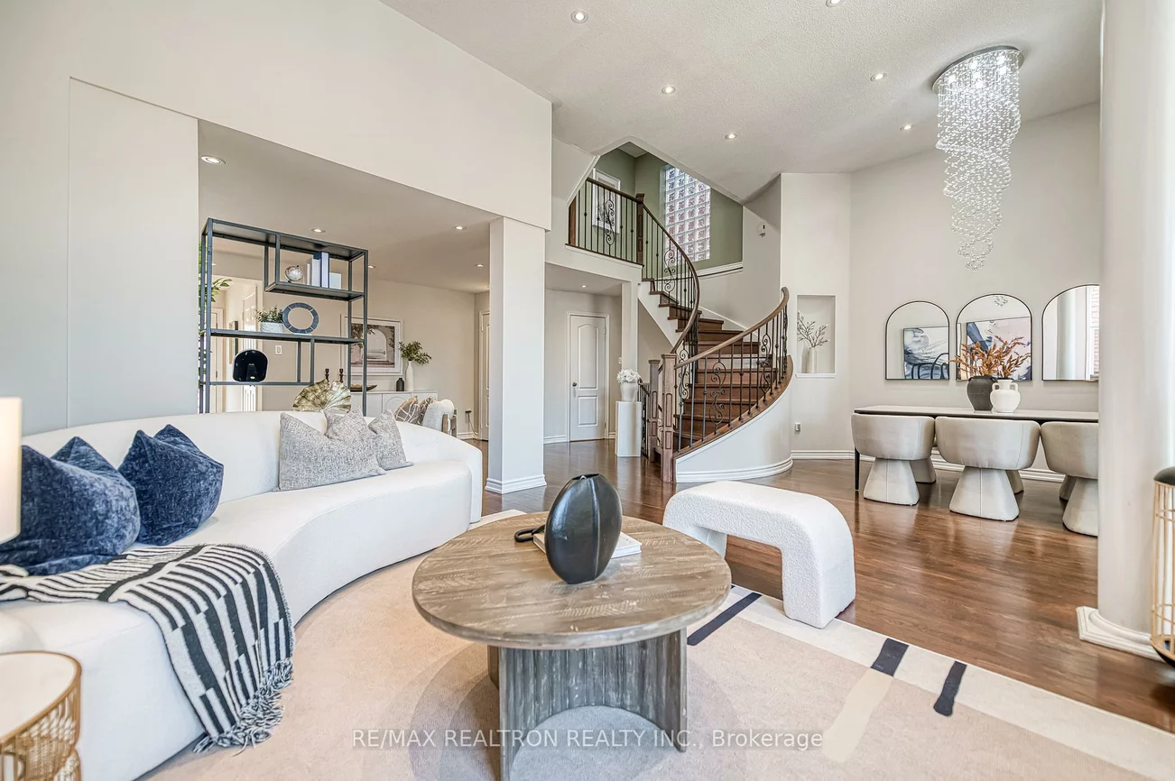 11, Queensway, Rouge Woods, Richmond Hill