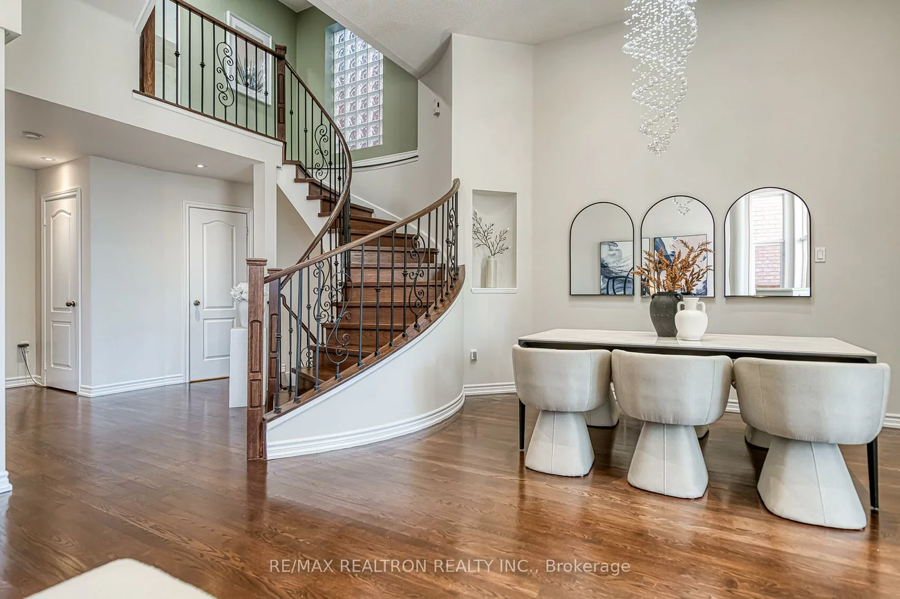 11, Queensway, Rouge Woods, Richmond Hill