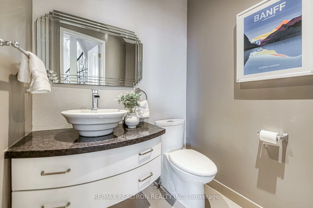 11, Queensway, Rouge Woods, Richmond Hill