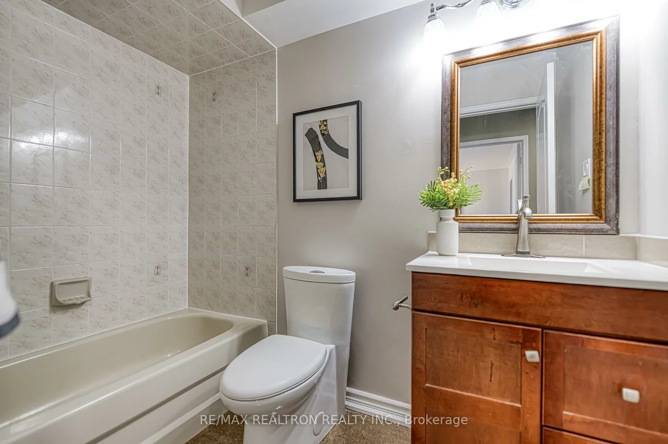 11, Queensway, Rouge Woods, Richmond Hill