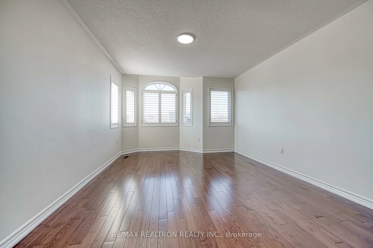 11, Queensway, Rouge Woods, Richmond Hill