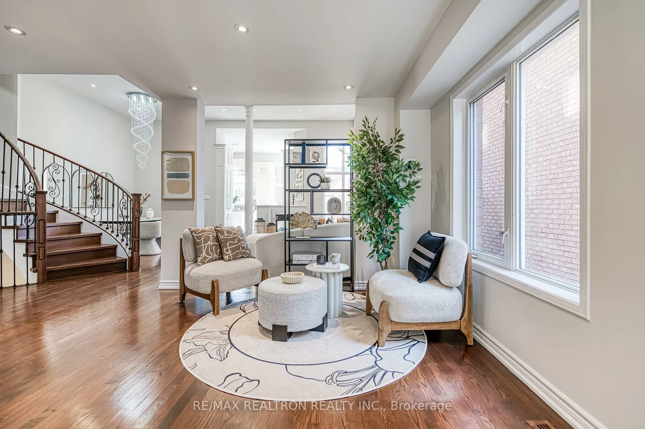 11, Queensway, Rouge Woods, Richmond Hill