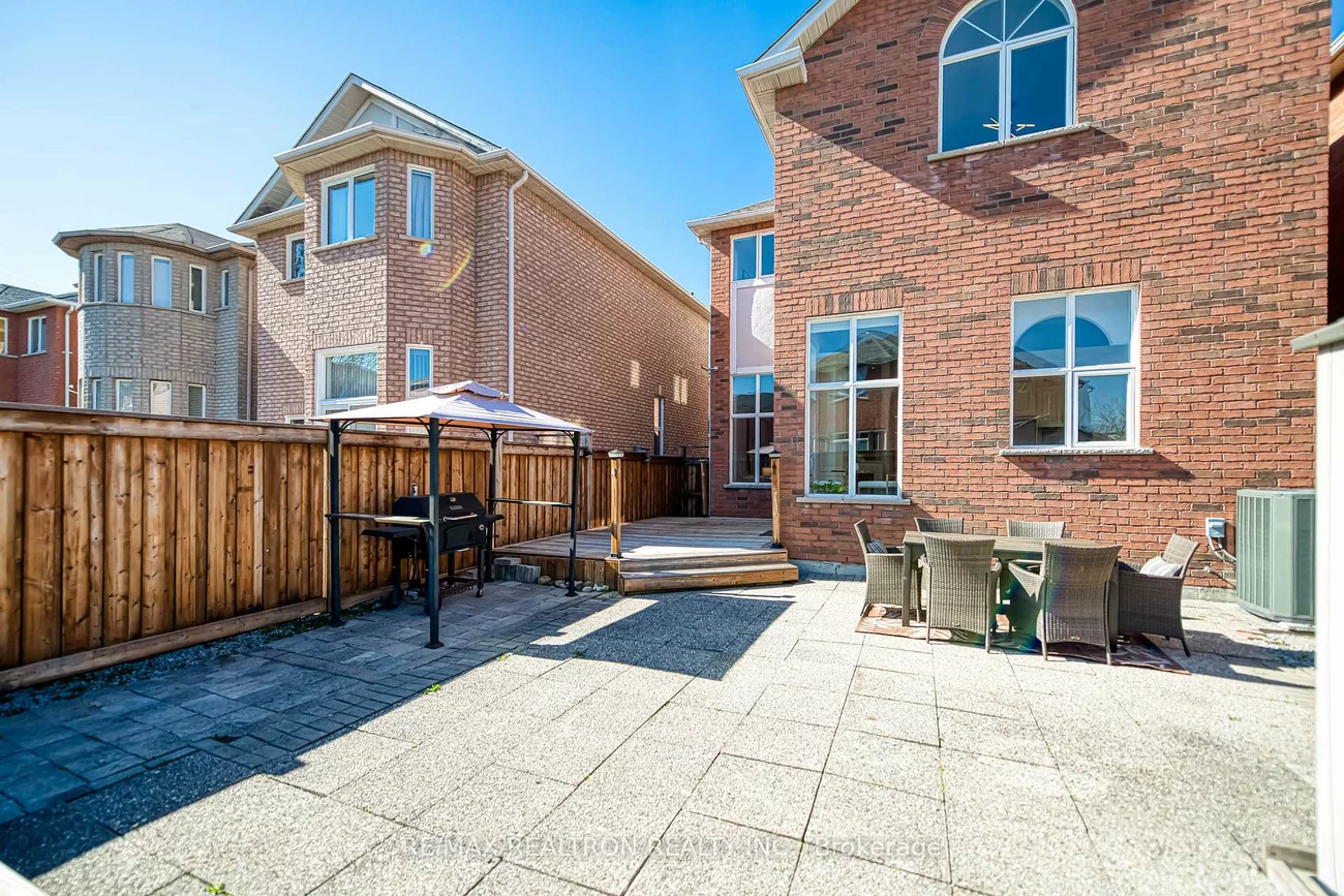 11, Queensway, Rouge Woods, Richmond Hill