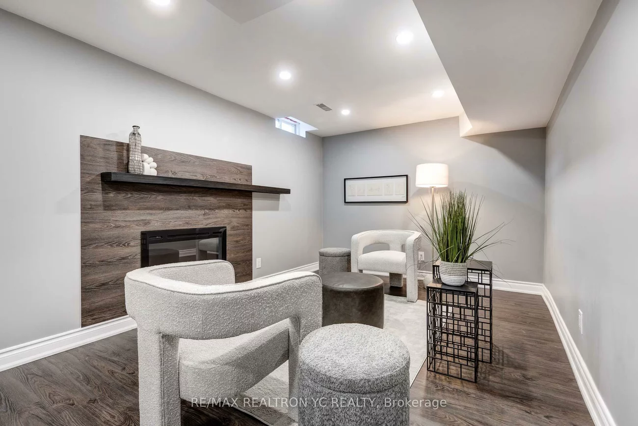9, Rollinghill, Jefferson, Richmond Hill