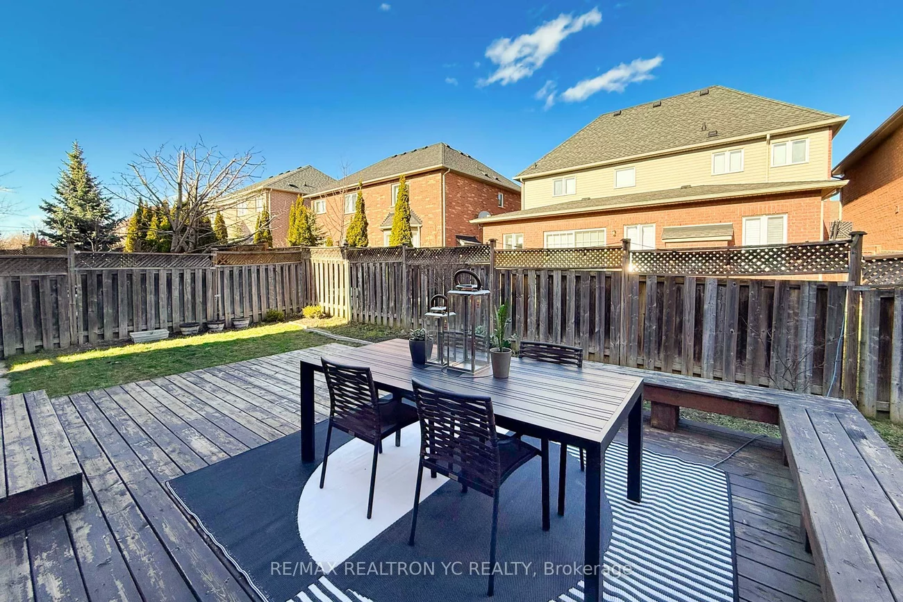 9, Rollinghill, Jefferson, Richmond Hill