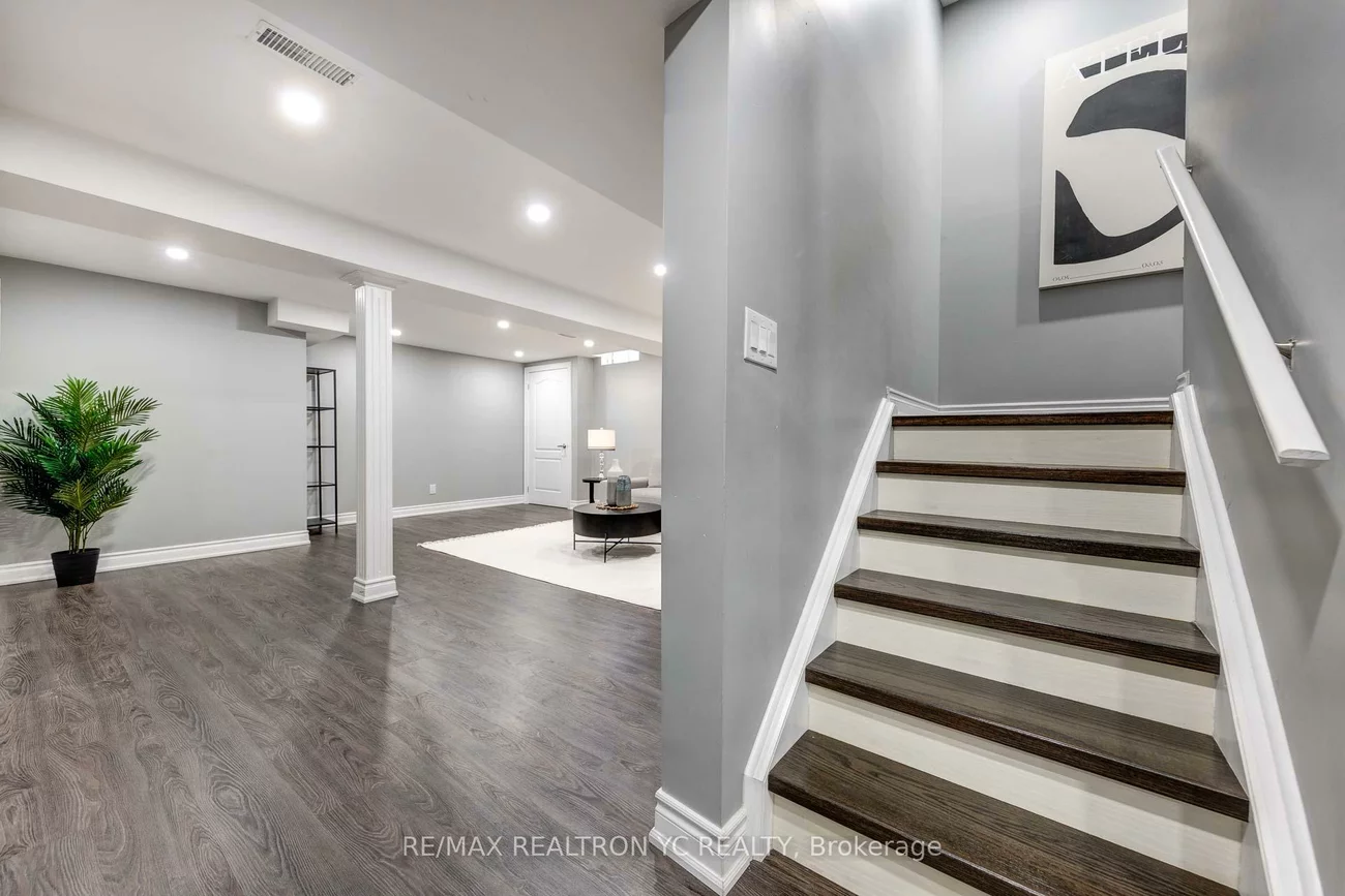 9, Rollinghill, Jefferson, Richmond Hill