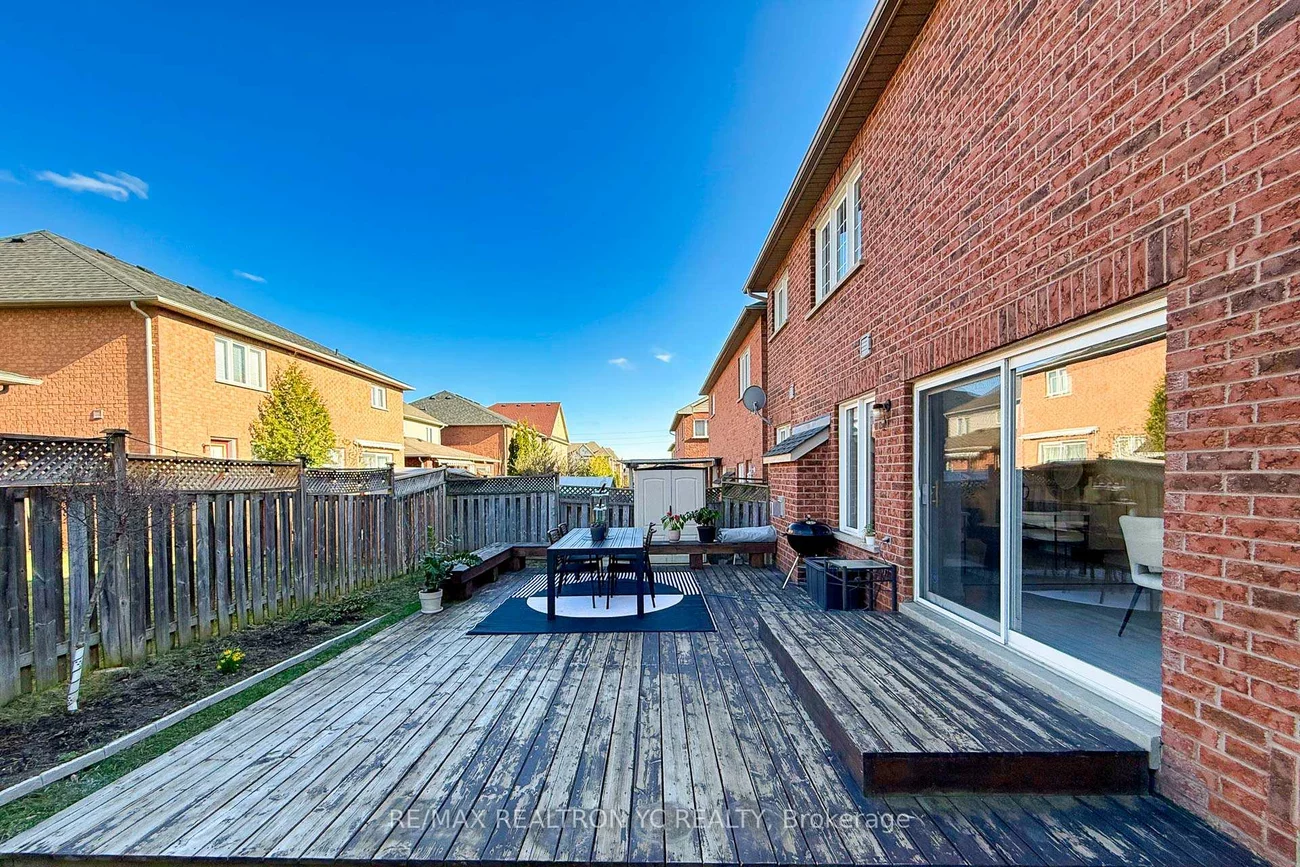 9, Rollinghill, Jefferson, Richmond Hill