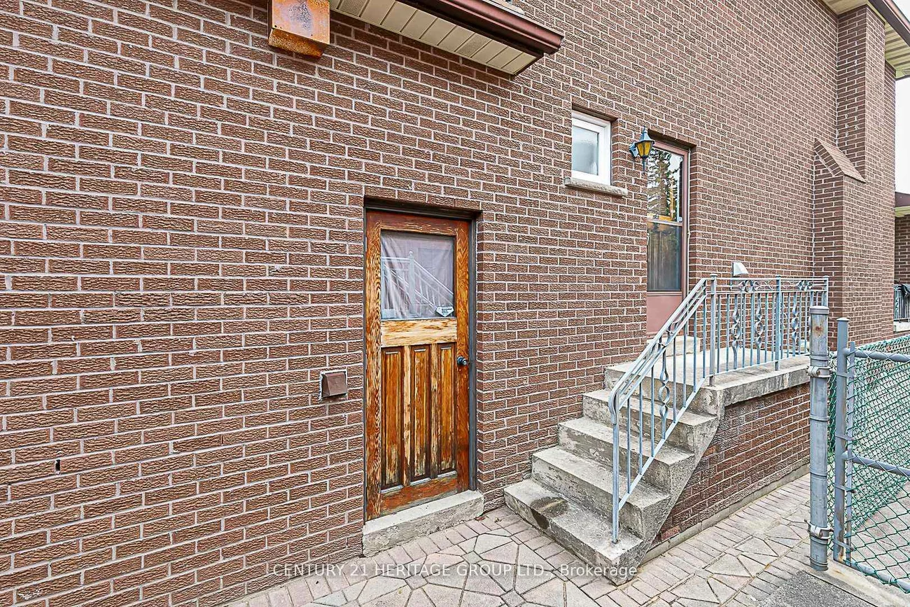 33, May, North Richvale, Richmond Hill