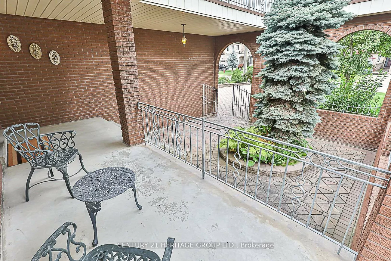 33, May, North Richvale, Richmond Hill
