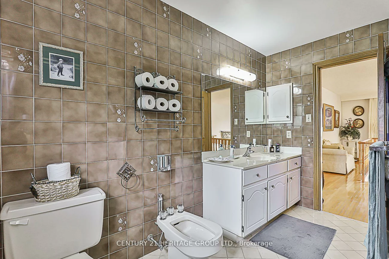 33, May, North Richvale, Richmond Hill