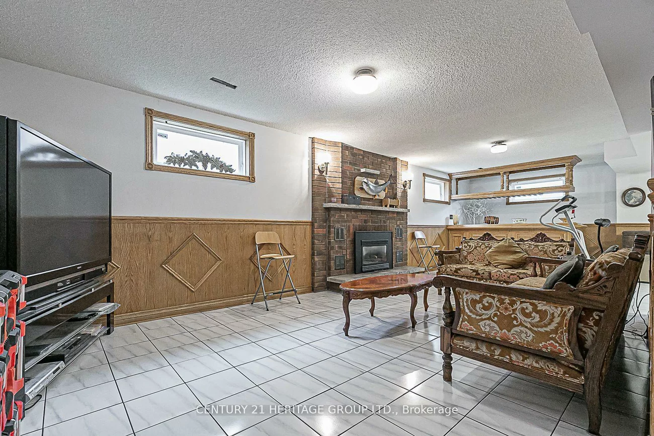 33, May, North Richvale, Richmond Hill