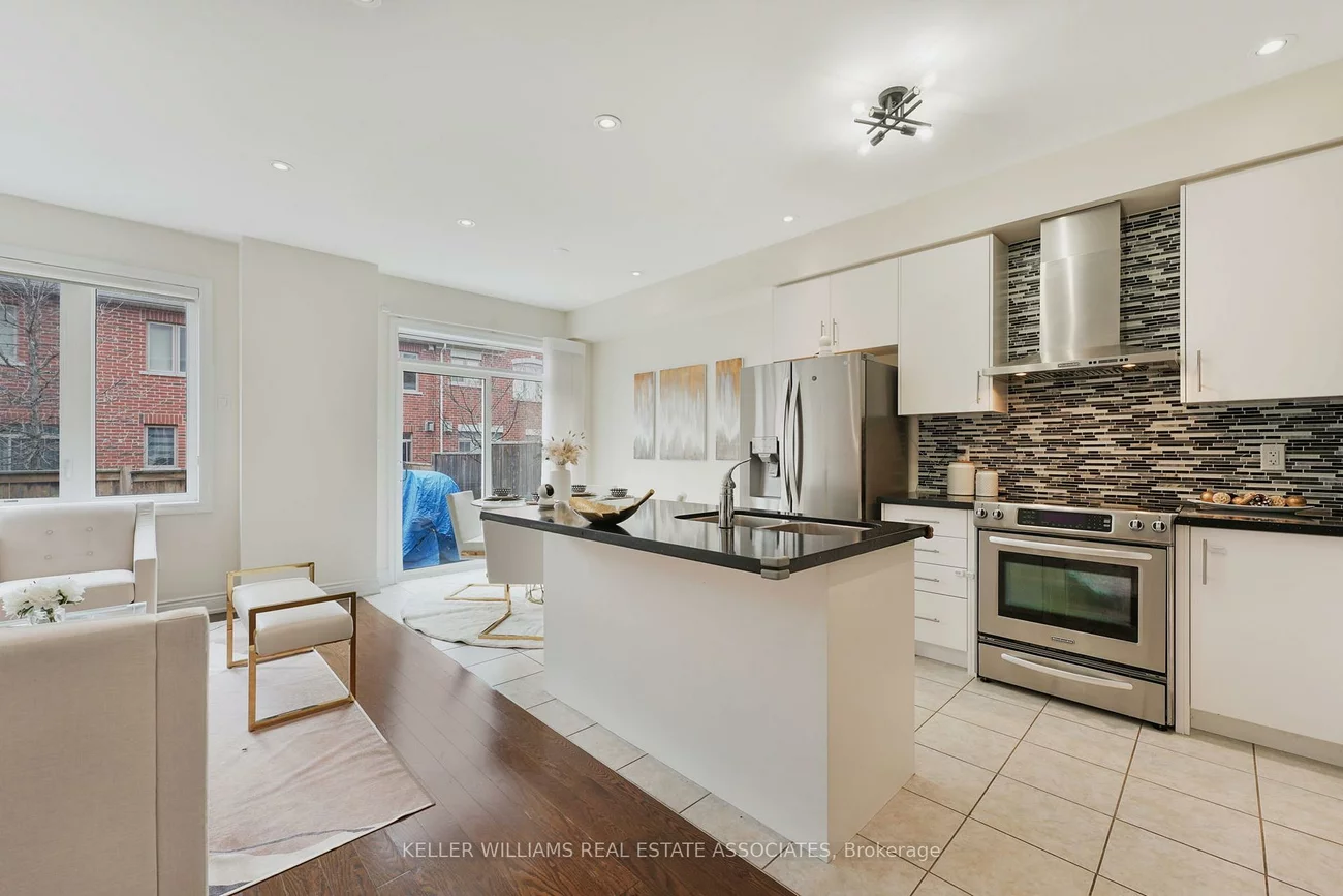 41, Mazarine, Westbrook, Richmond Hill