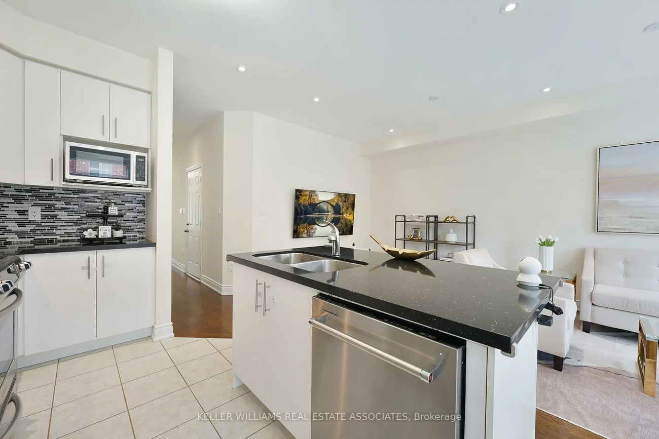 41, Mazarine, Westbrook, Richmond Hill