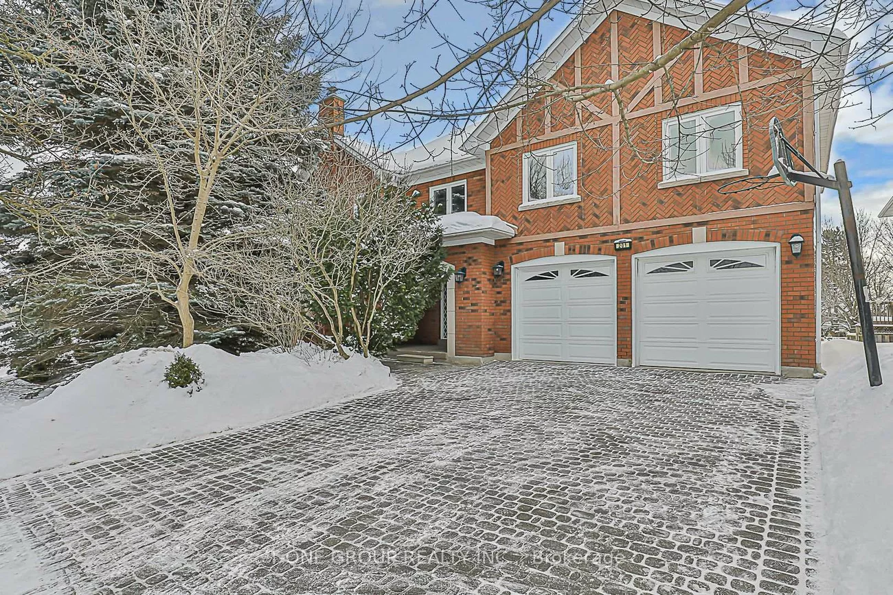 201, Strathearn, Bayview Hill, Richmond Hill