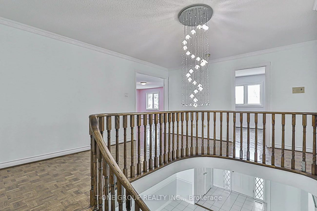 201, Strathearn, Bayview Hill, Richmond Hill